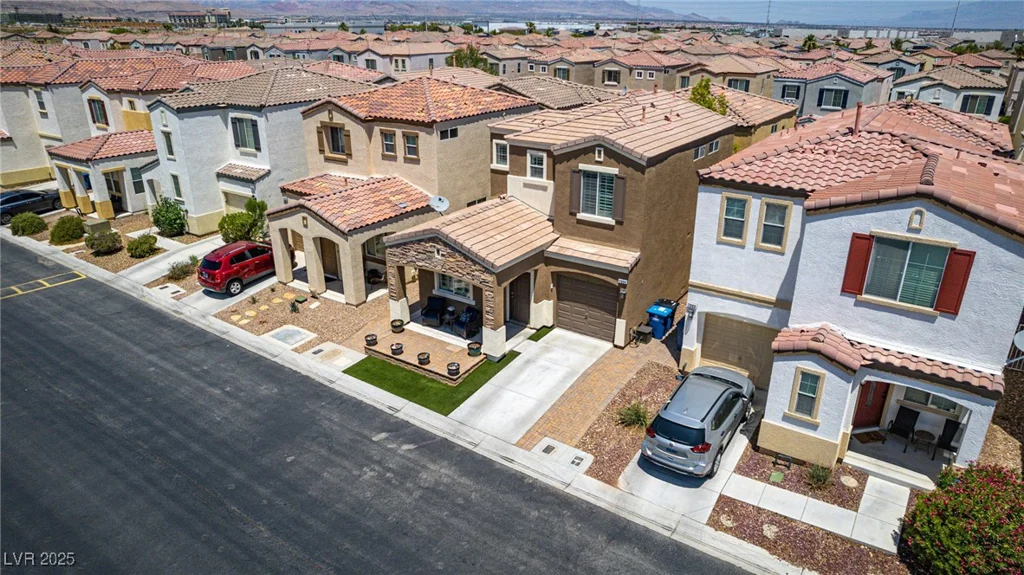 7694 Hampton Park, Las Vegas, NV 89113