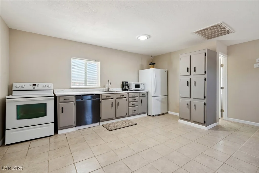 471 Bunarch, Pahrump, NV 89060