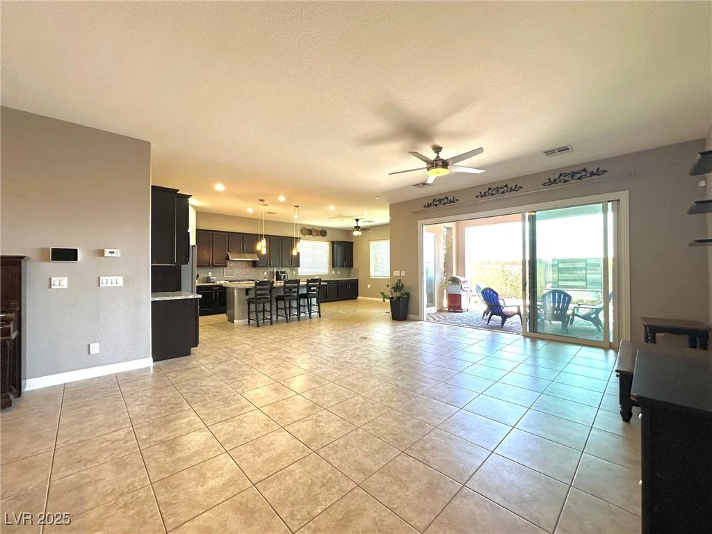 10719 Hammett Park, Las Vegas, NV 89166