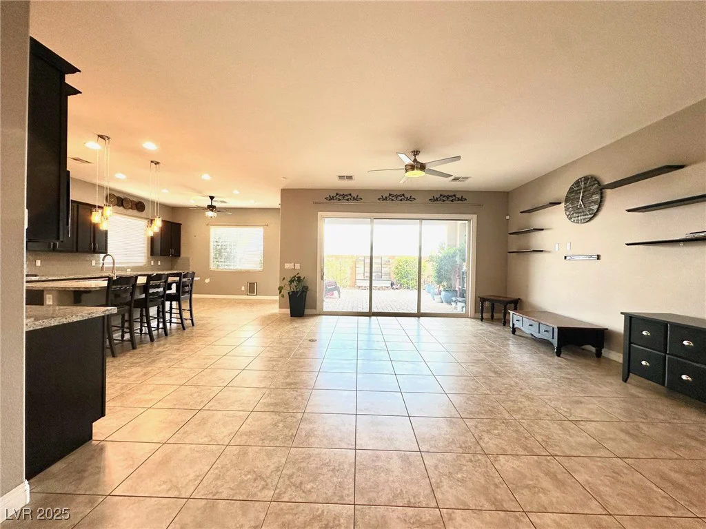 10719 Hammett Park, Las Vegas, NV 89166
