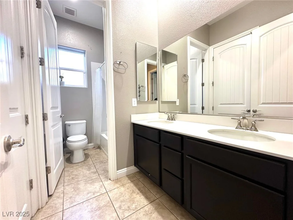 10719 Hammett Park, Las Vegas, NV 89166