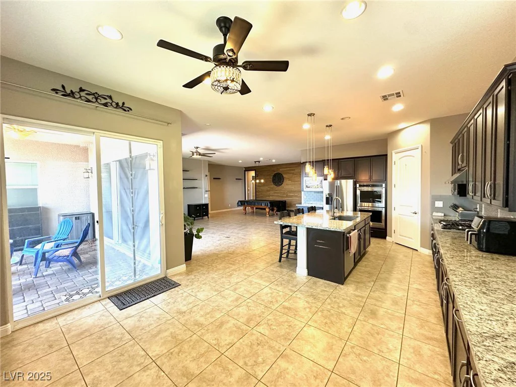 10719 Hammett Park, Las Vegas, NV 89166
