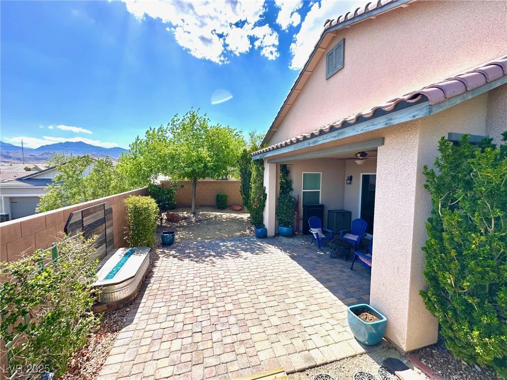 10719 Hammett Park, Las Vegas, NV 89166