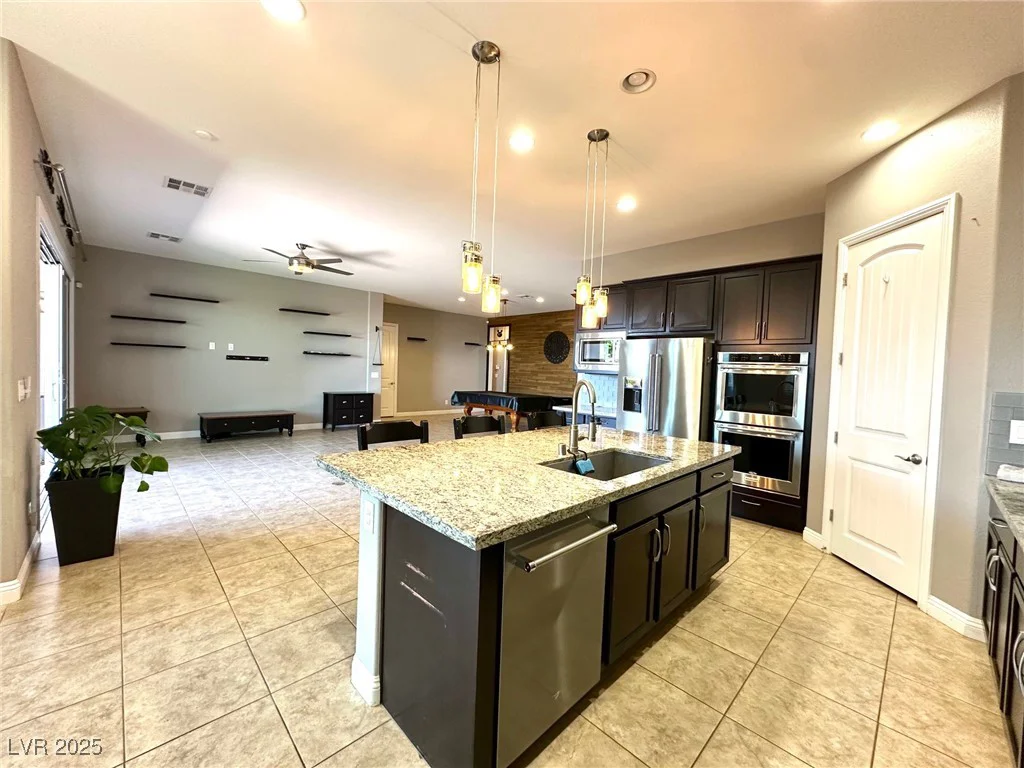 10719 Hammett Park, Las Vegas, NV 89166