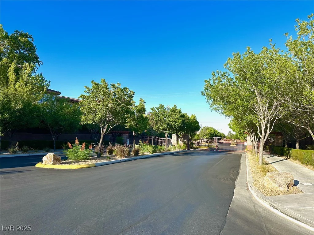 10719 Hammett Park, Las Vegas, NV 89166