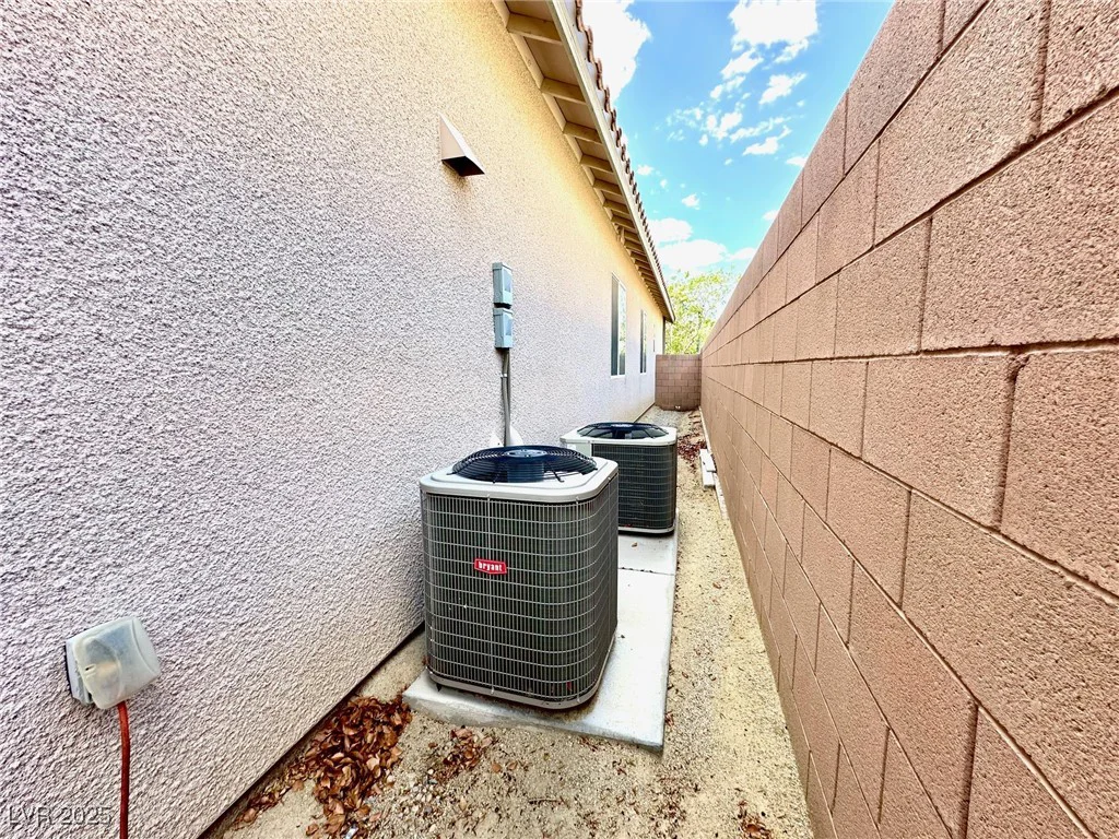 10719 Hammett Park, Las Vegas, NV 89166