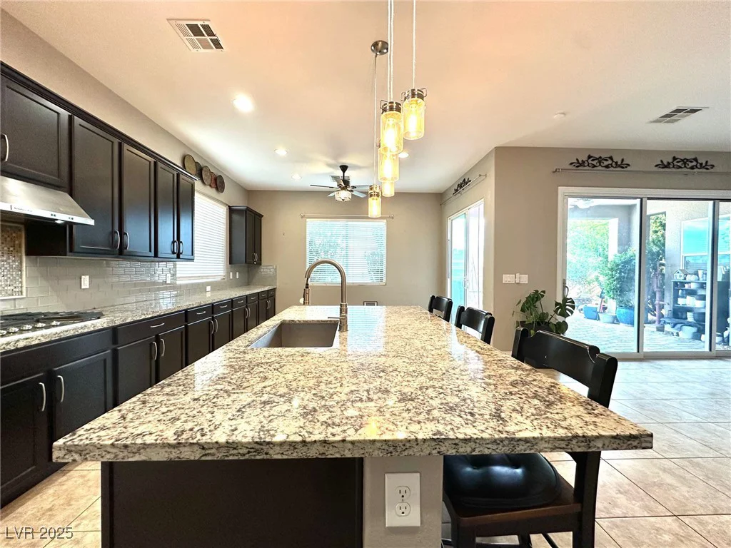 10719 Hammett Park, Las Vegas, NV 89166
