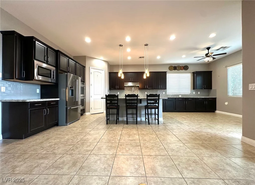 10719 Hammett Park, Las Vegas, NV 89166
