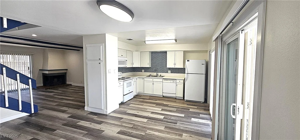 708 Fernwood, Las Vegas, NV 89169