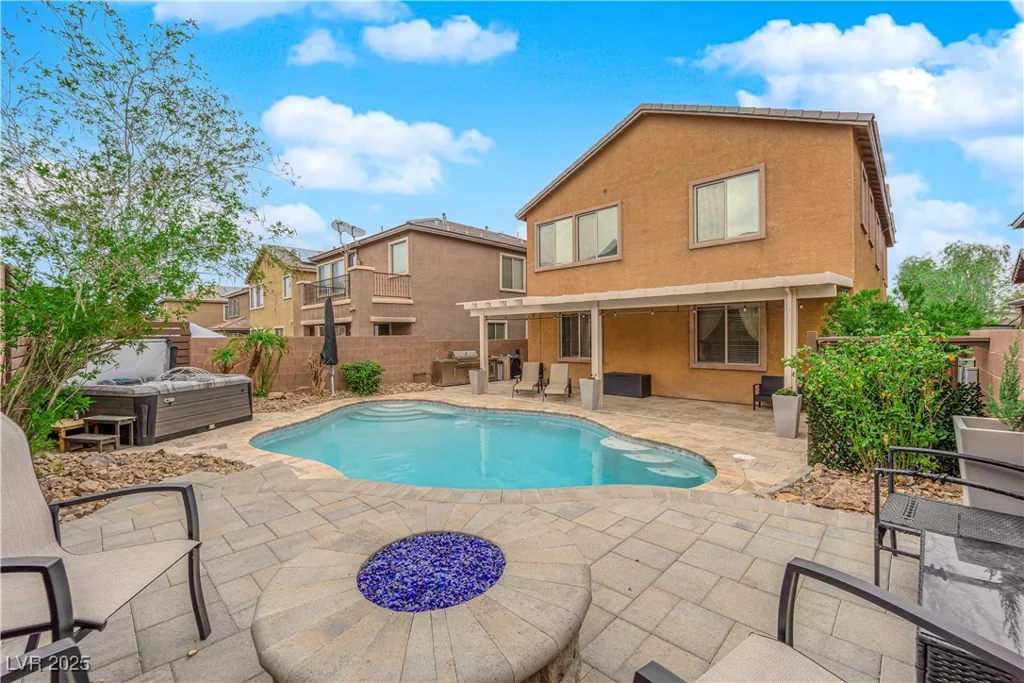 765 Crimson Peak, Henderson, NV 89011