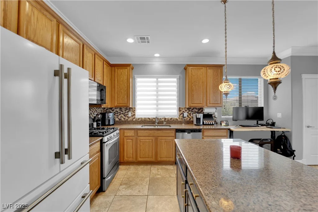 765 Crimson Peak, Henderson, NV 89011