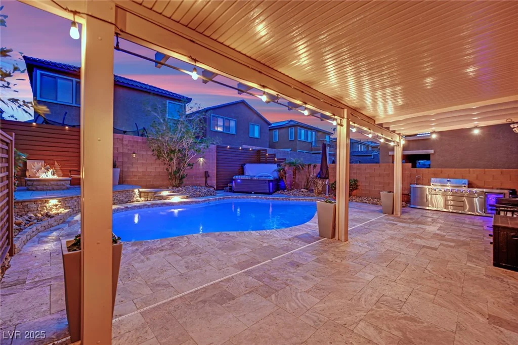765 Crimson Peak, Henderson, NV 89011