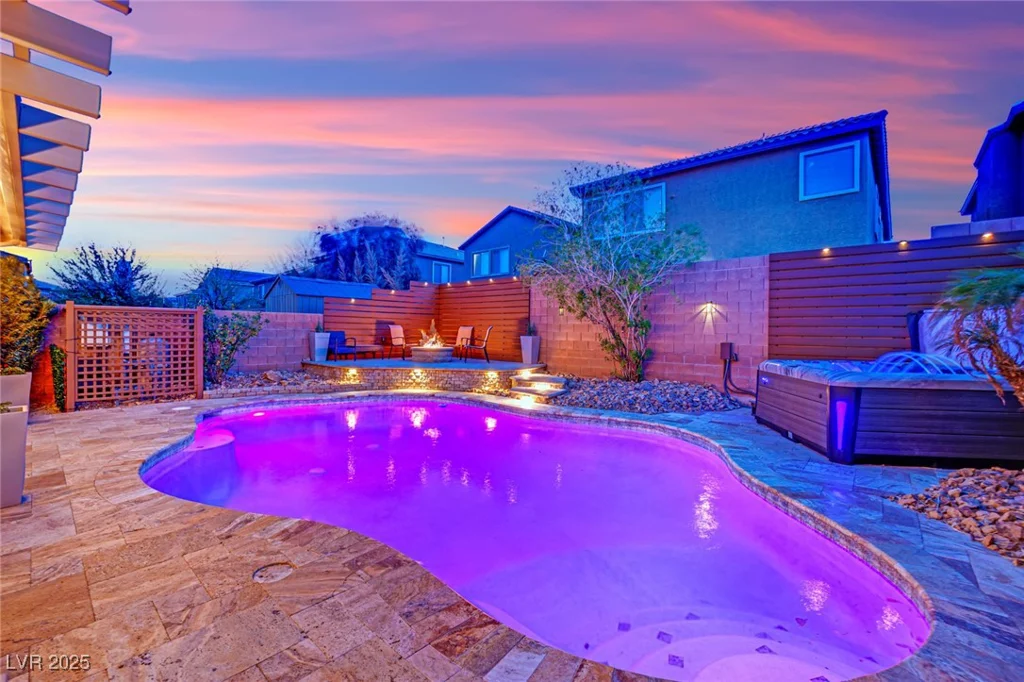 765 Crimson Peak, Henderson, NV 89011