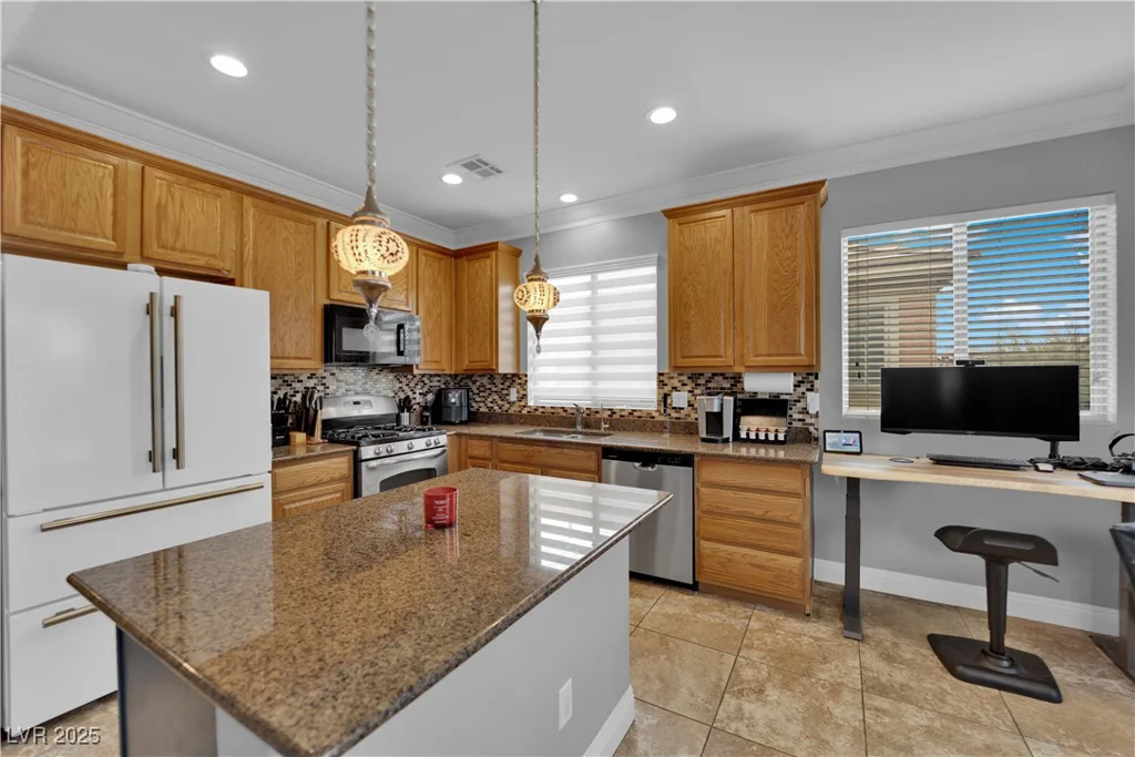 765 Crimson Peak, Henderson, NV 89011