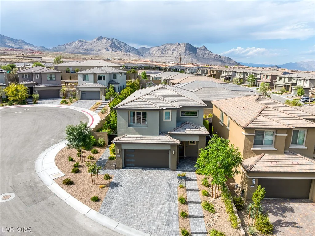 12426 Alpenglow, Las Vegas, NV 89138