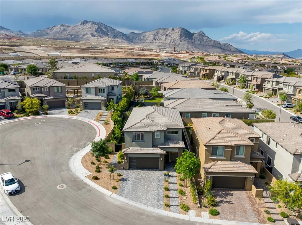 12426 Alpenglow, Las Vegas, NV 89138