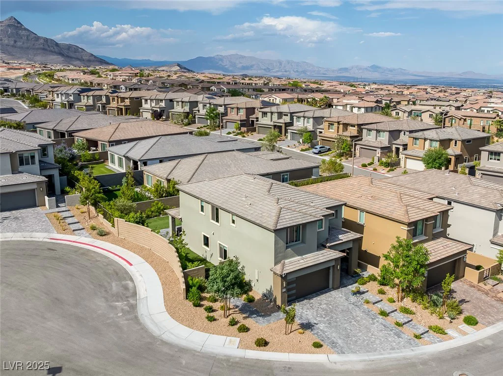 12426 Alpenglow, Las Vegas, NV 89138
