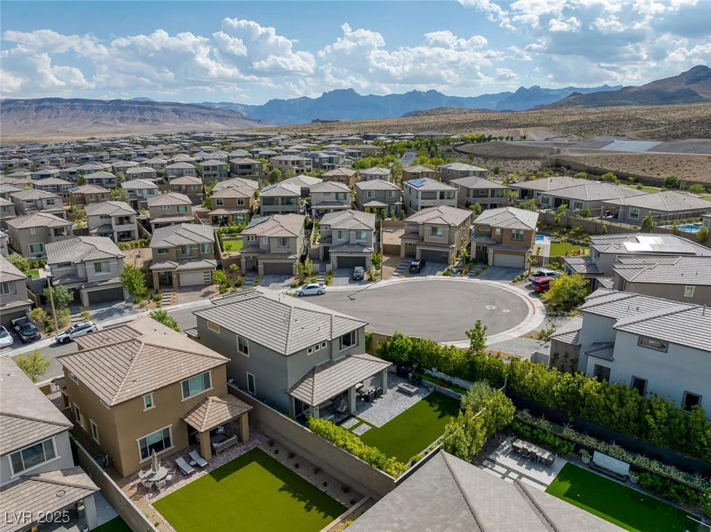 12426 Alpenglow, Las Vegas, NV 89138