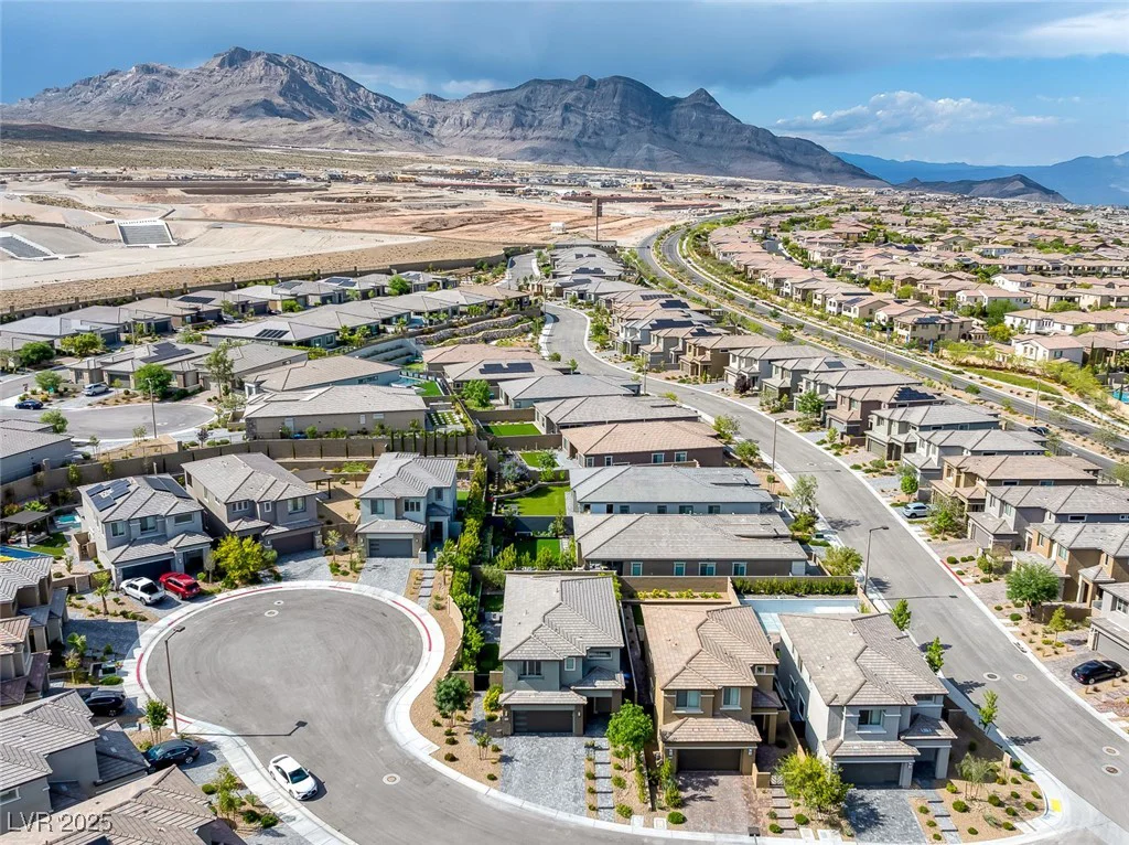 12426 Alpenglow, Las Vegas, NV 89138