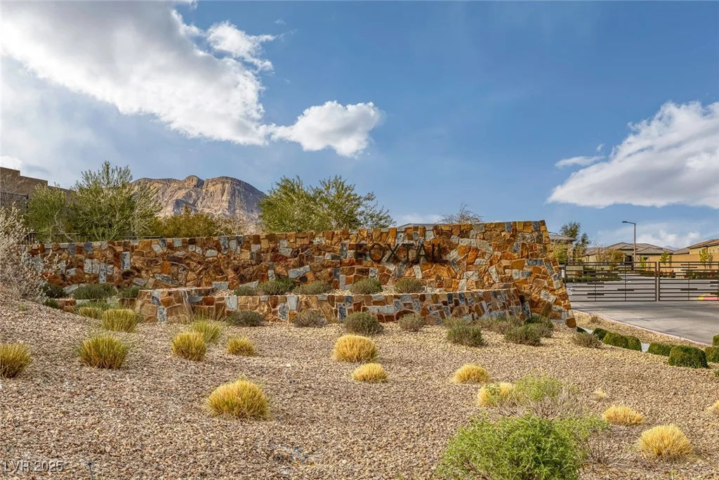 12426 Alpenglow, Las Vegas, NV 89138