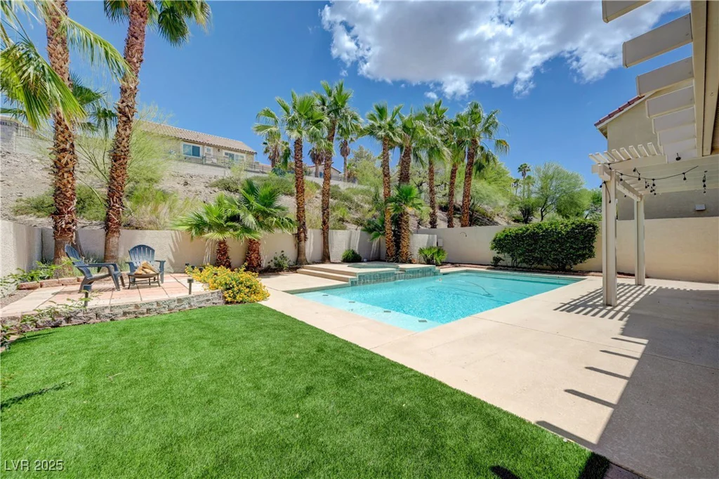 1624 Ravanusa, Henderson, NV 89052