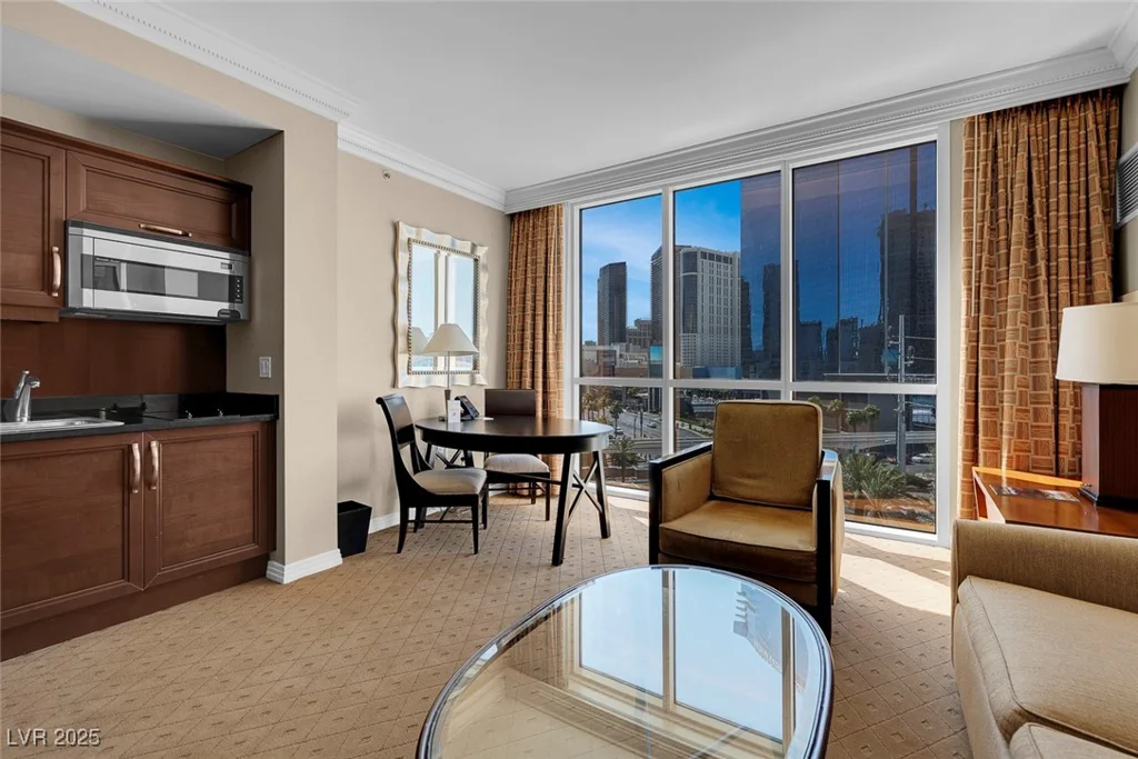 125 HARMON, Las Vegas, NV 89109