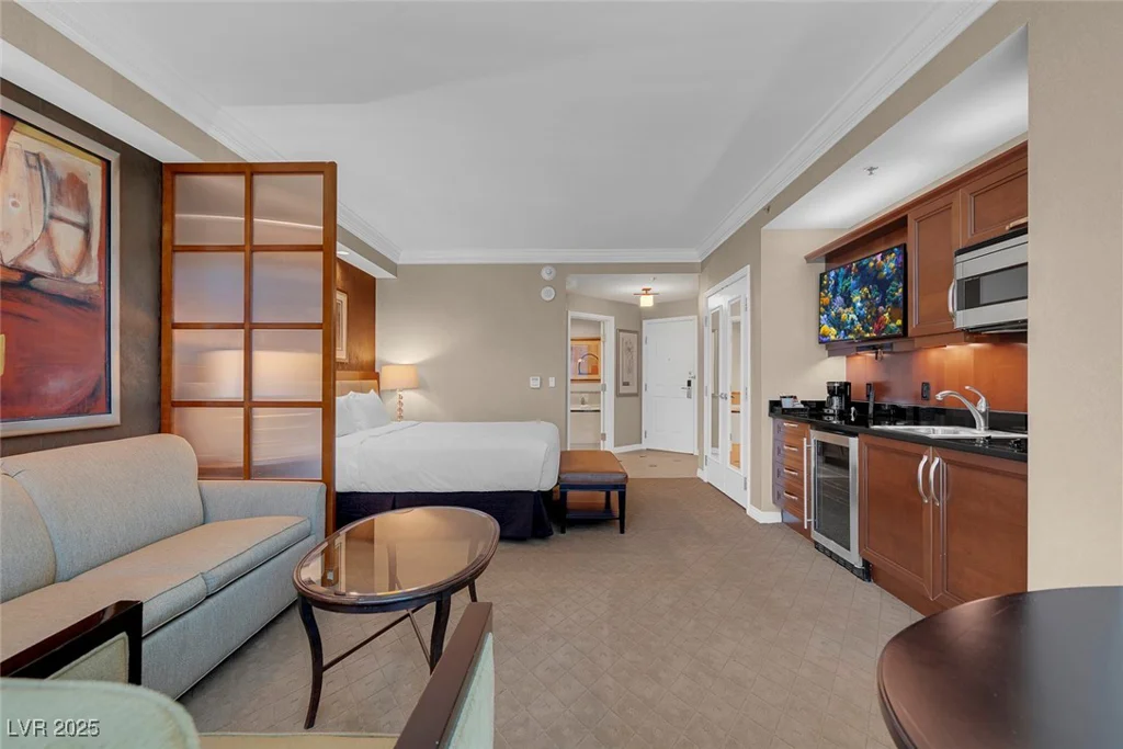 125 HARMON, Las Vegas, NV 89109