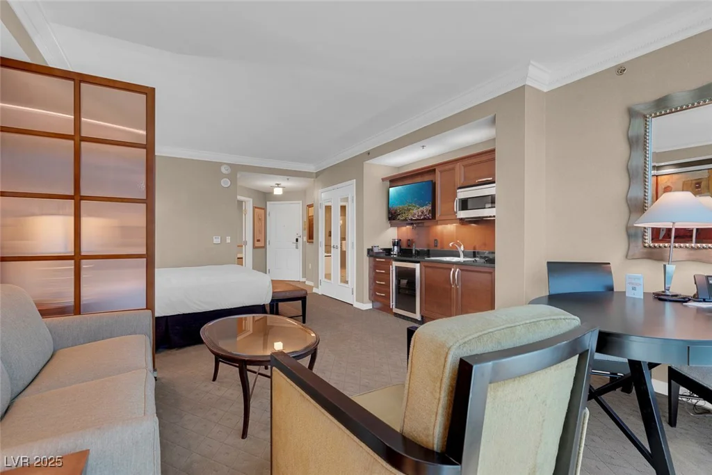 125 HARMON, Las Vegas, NV 89109