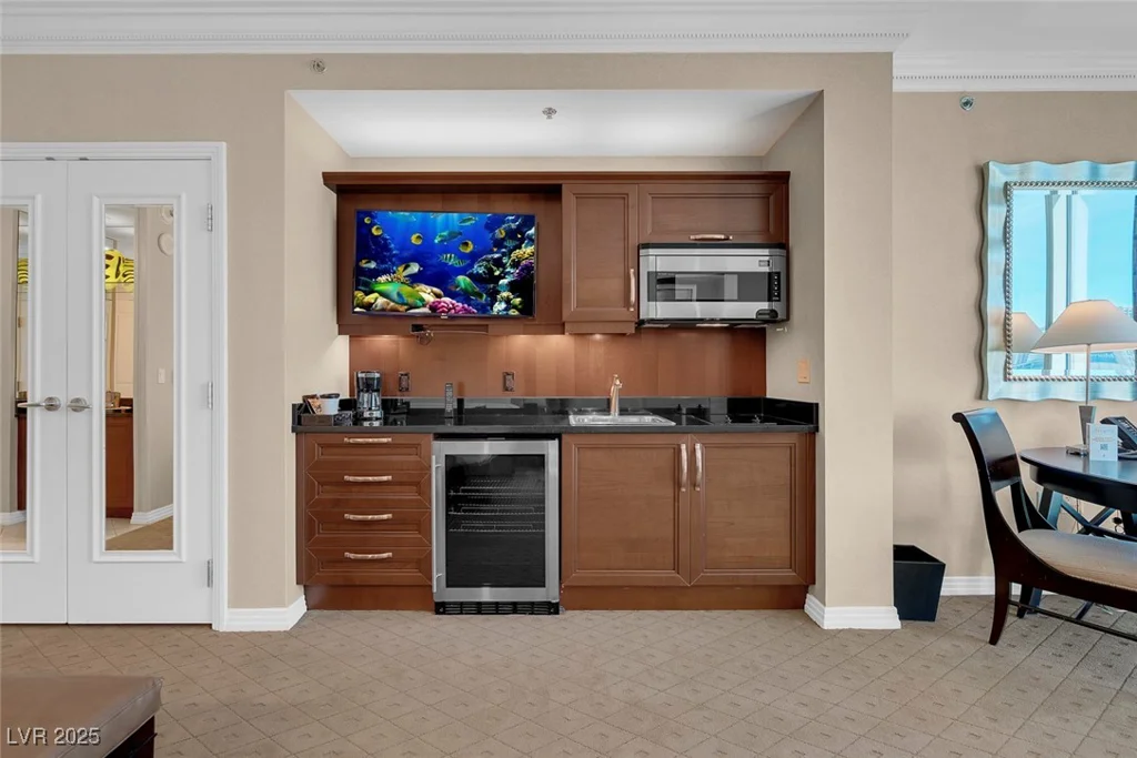 125 HARMON, Las Vegas, NV 89109