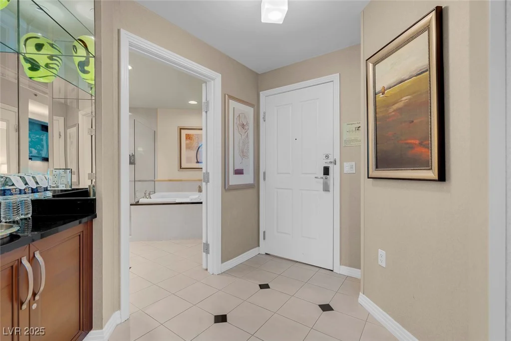 125 HARMON, Las Vegas, NV 89109