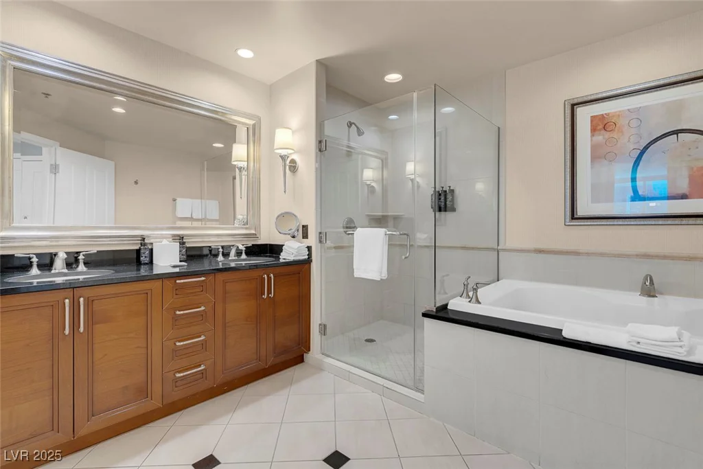 125 HARMON, Las Vegas, NV 89109