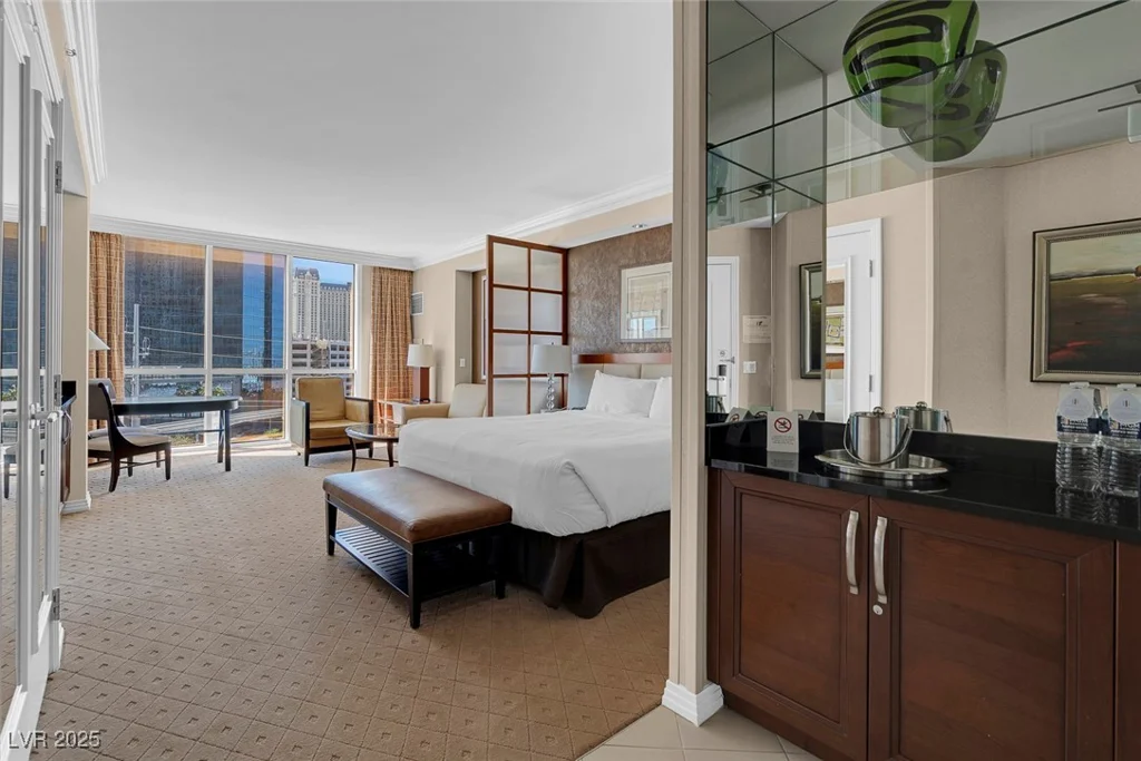 125 HARMON, Las Vegas, NV 89109