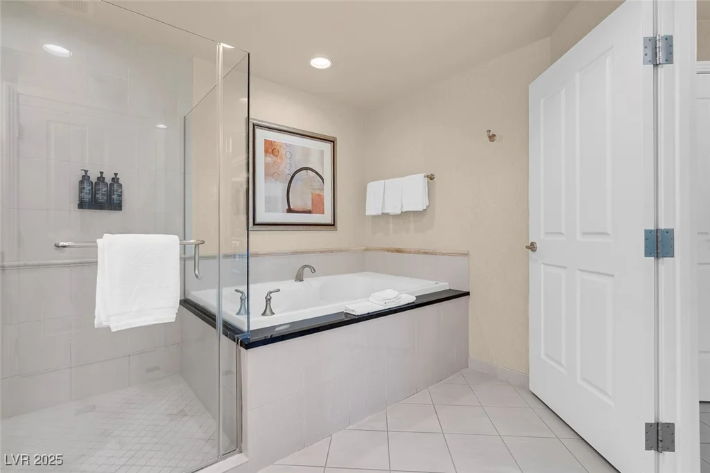 125 HARMON, Las Vegas, NV 89109