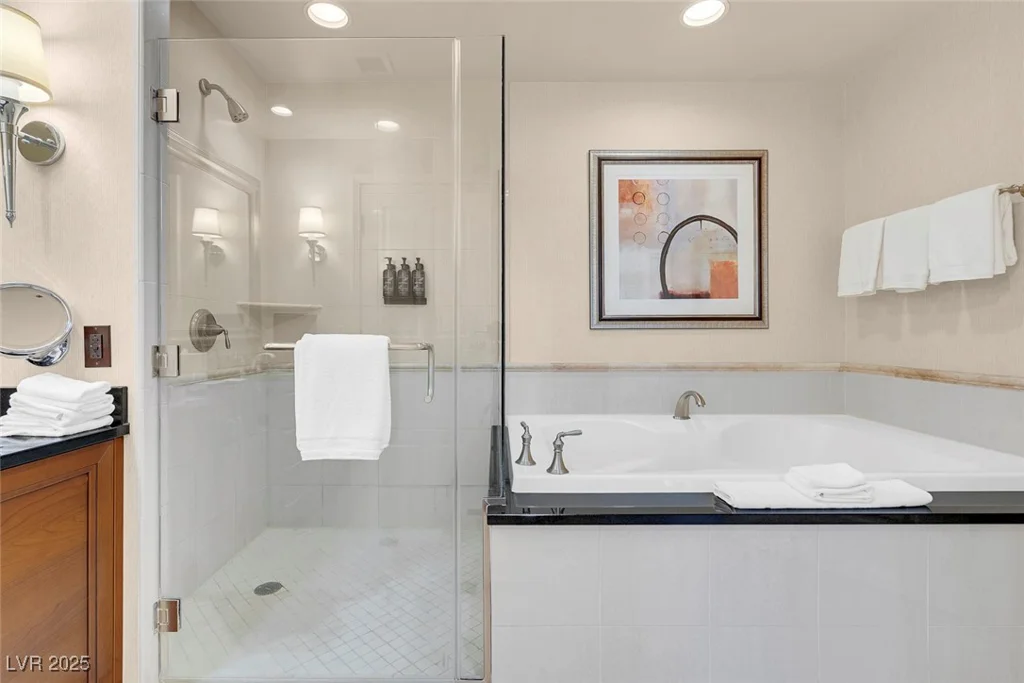125 HARMON, Las Vegas, NV 89109
