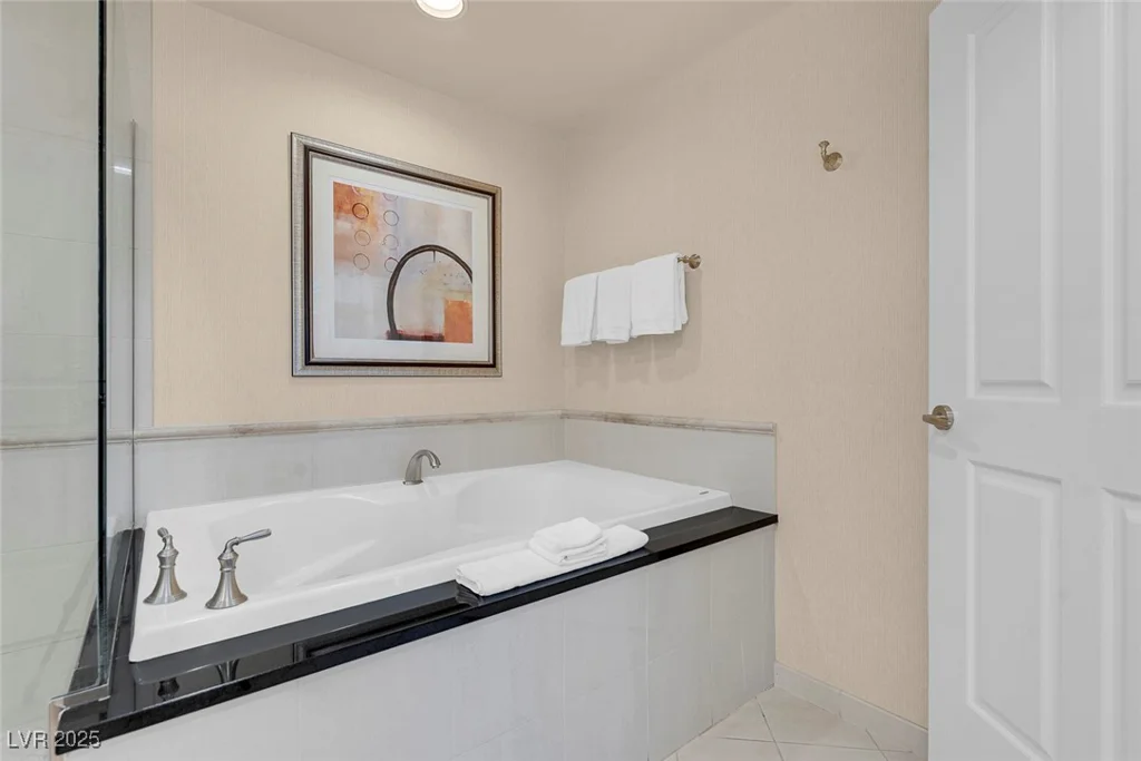125 HARMON, Las Vegas, NV 89109