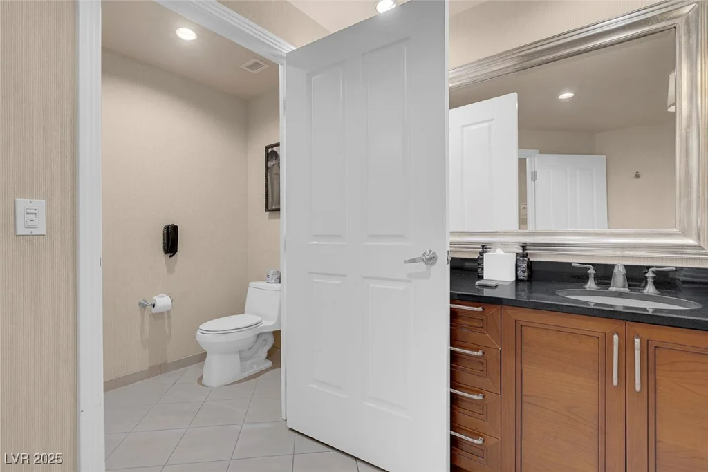 125 HARMON, Las Vegas, NV 89109