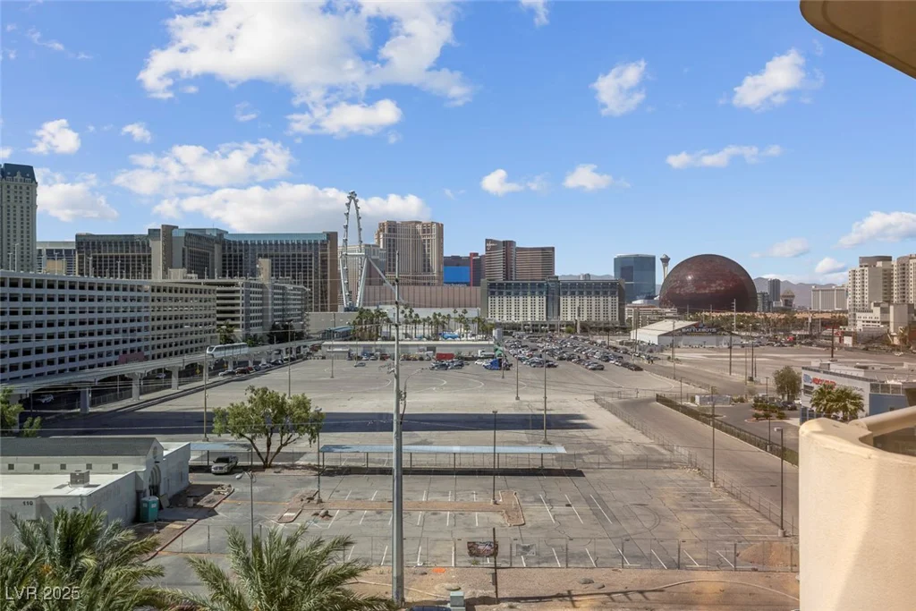 125 HARMON, Las Vegas, NV 89109