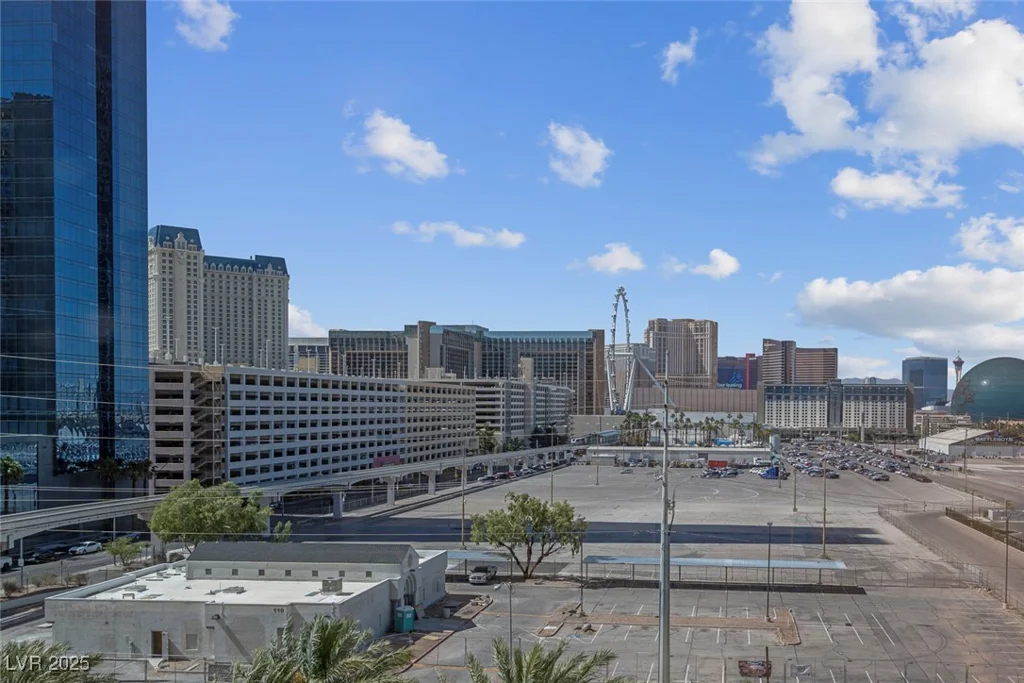 125 HARMON, Las Vegas, NV 89109
