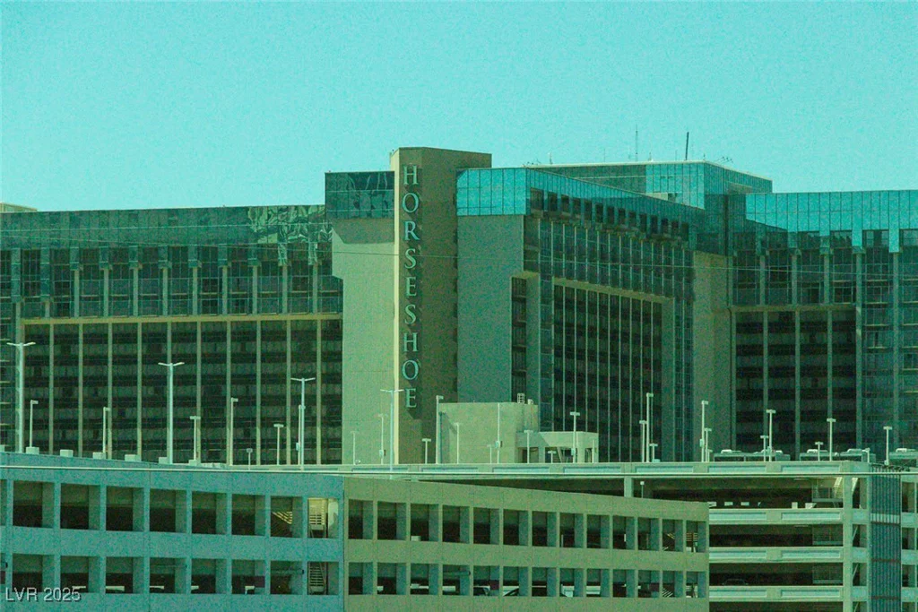 125 HARMON, Las Vegas, NV 89109