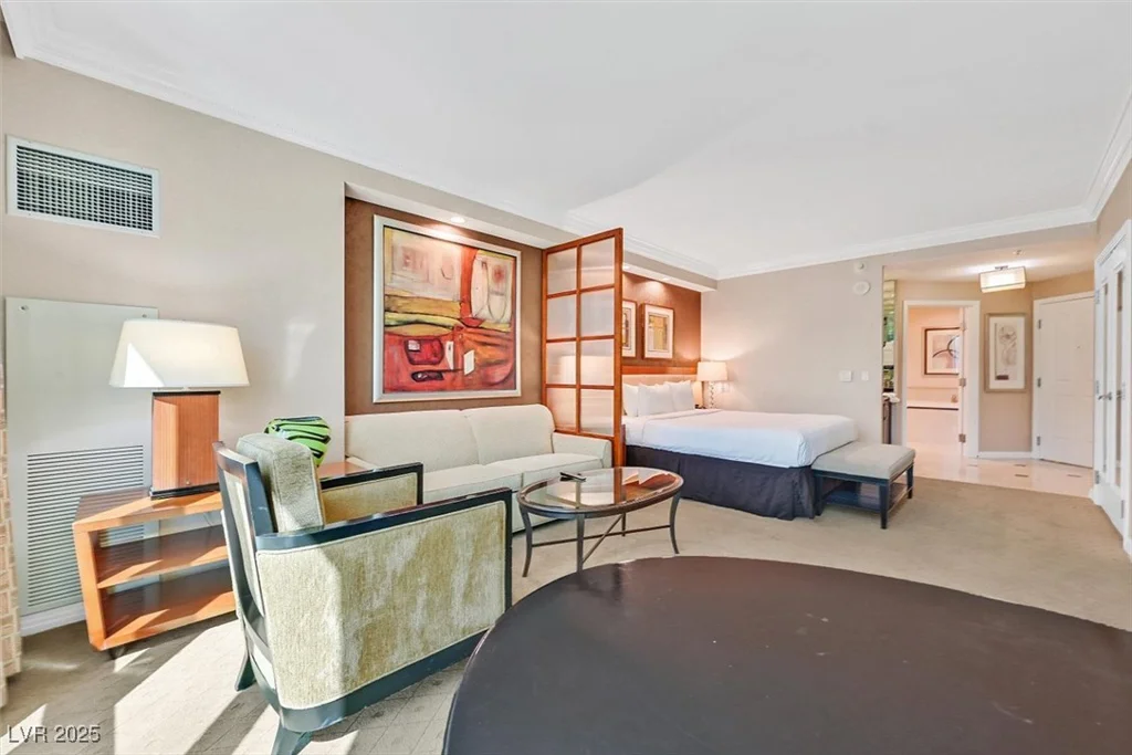 135 Harmon, Las Vegas, NV 89109