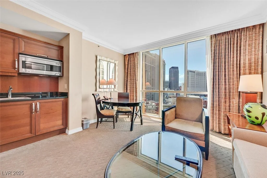 135 Harmon, Las Vegas, NV 89109
