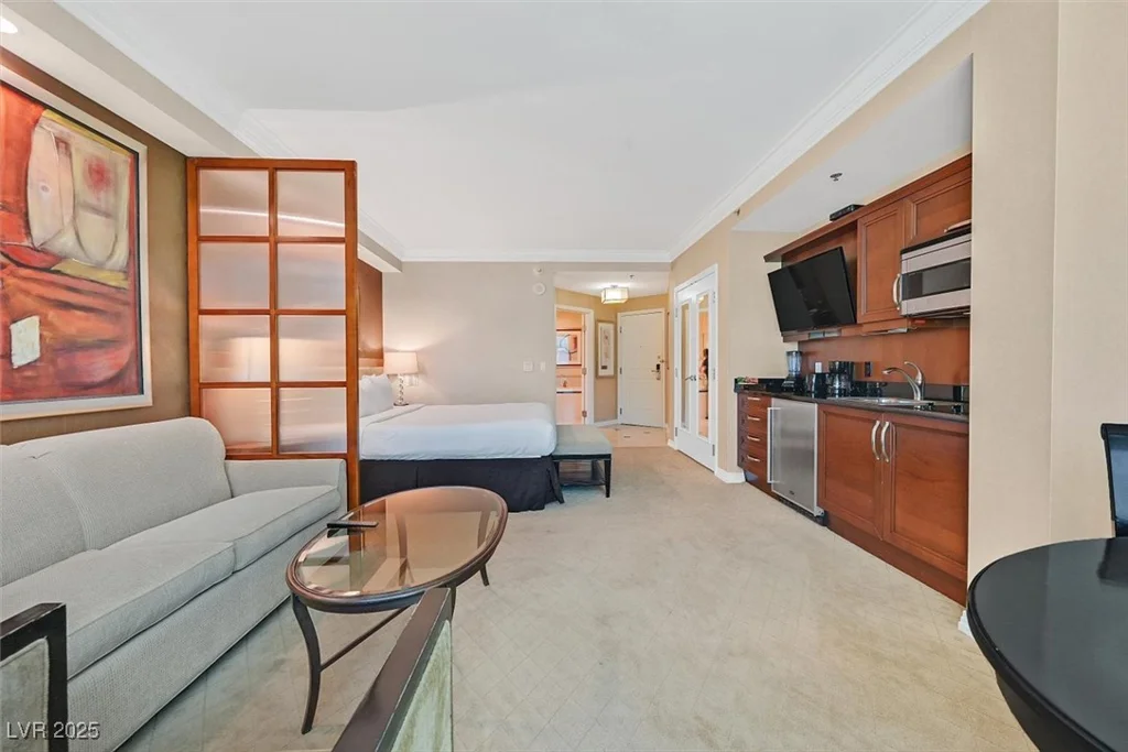 135 Harmon, Las Vegas, NV 89109