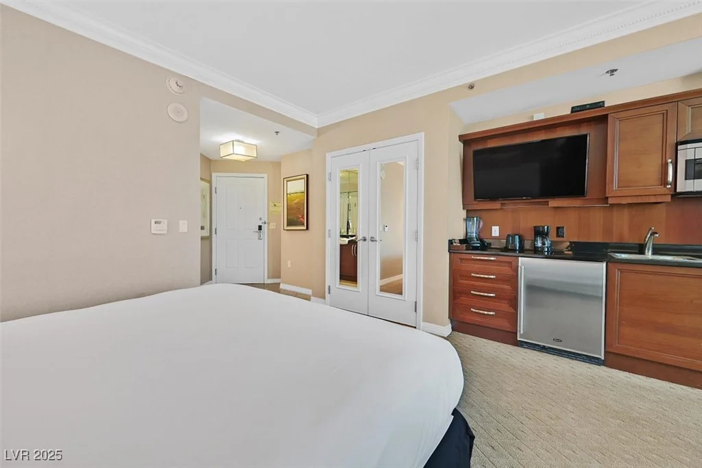 135 Harmon, Las Vegas, NV 89109