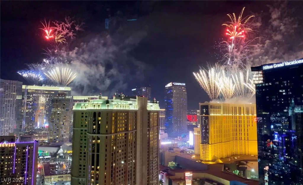 135 Harmon, Las Vegas, NV 89109