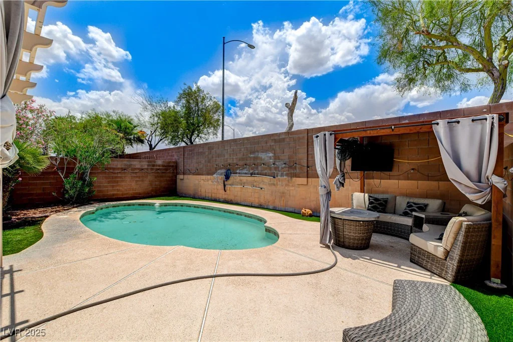 3717 Shanagolden, Las Vegas, NV 89129