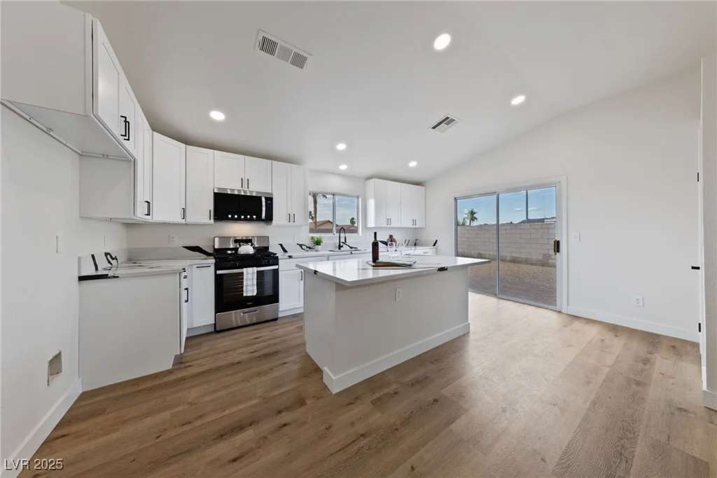 383 Virginia Lake, Henderson, NV 89015