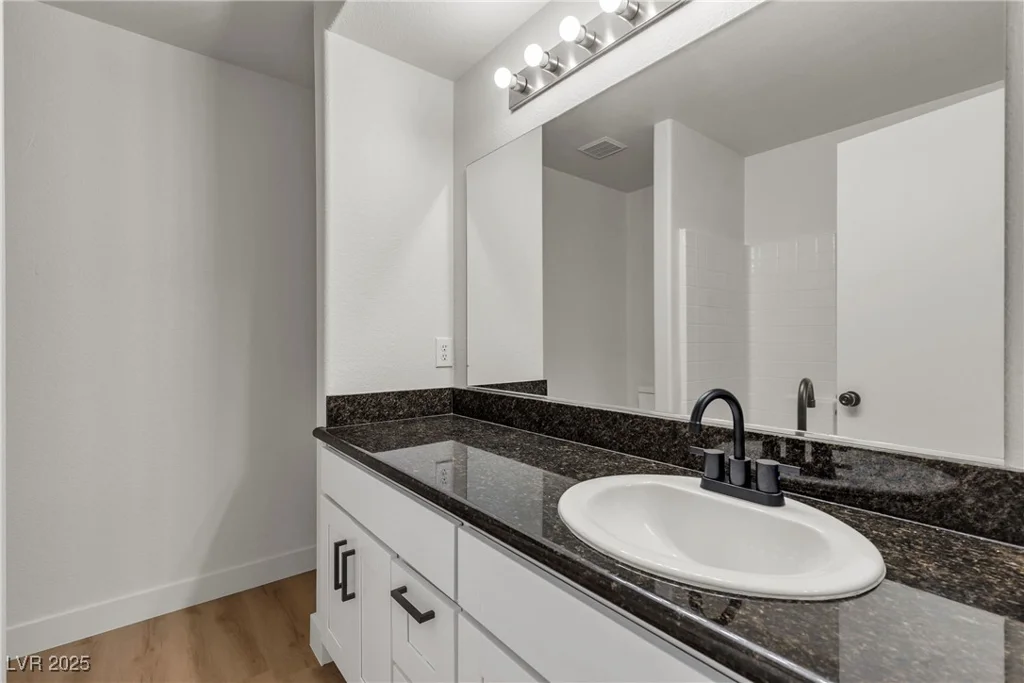 6117 Daisy Lee, Las Vegas, NV 89108