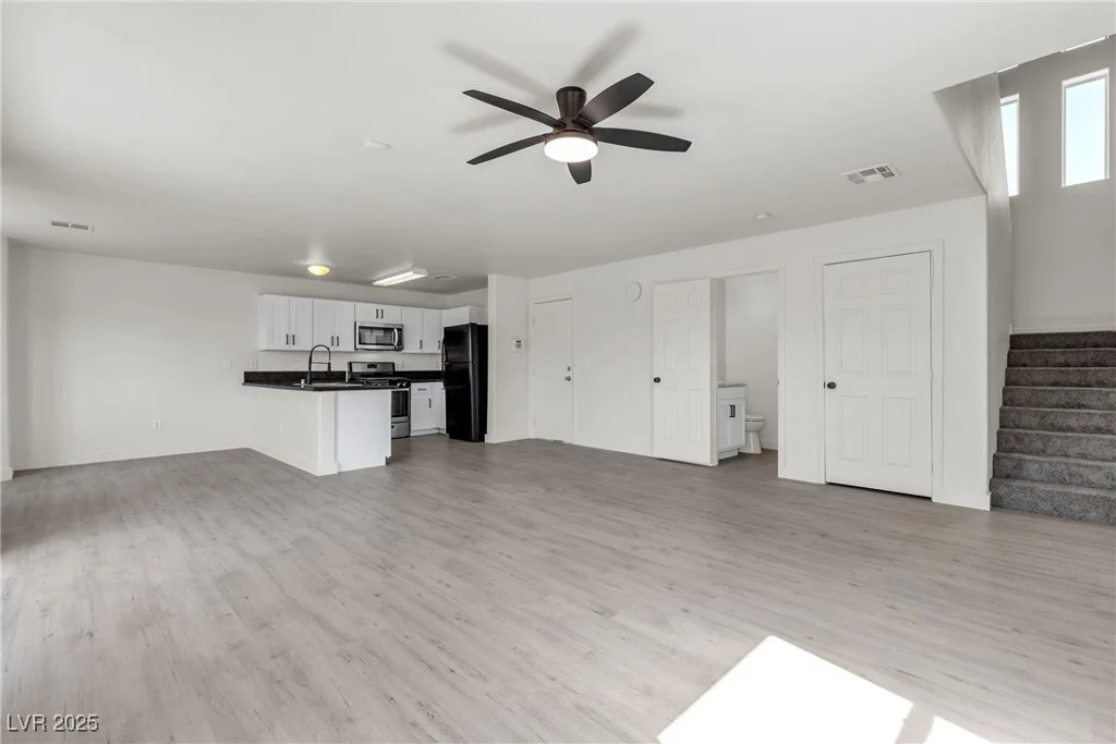 6117 Daisy Lee, Las Vegas, NV 89108