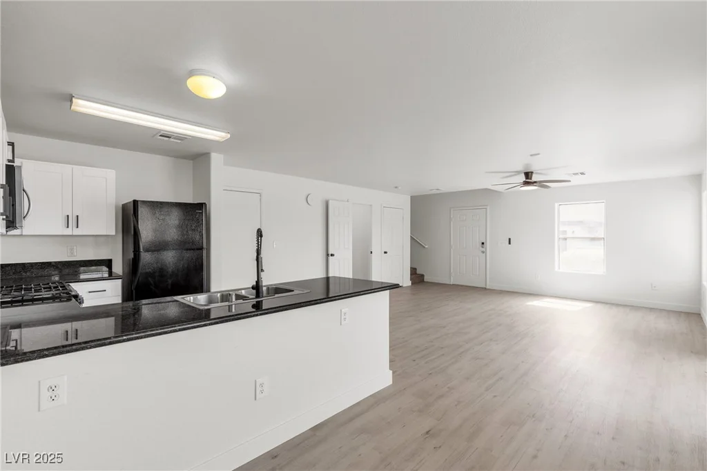 6117 Daisy Lee, Las Vegas, NV 89108