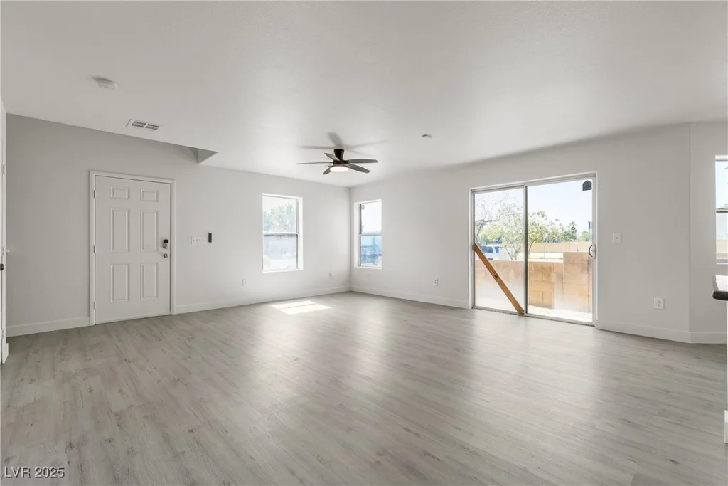 6117 Daisy Lee, Las Vegas, NV 89108
